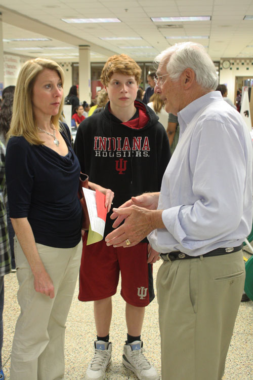 Men’s basketball coach Jack Keefer speaks with a current eighth grade student about the LN basketball team. The open house gave current eighth graders a chance to meet with LN teachers and coaches in preparation of their freshman year.