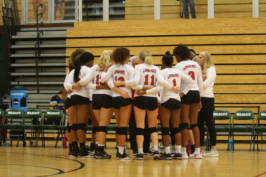 LN volleyball takes a win against LC 3-0: Photo Gallery